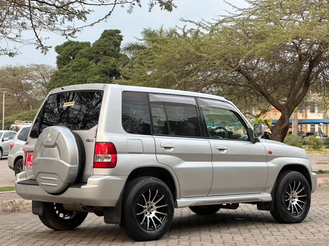 Mitsubishi Pajero GDI thumbnail 7